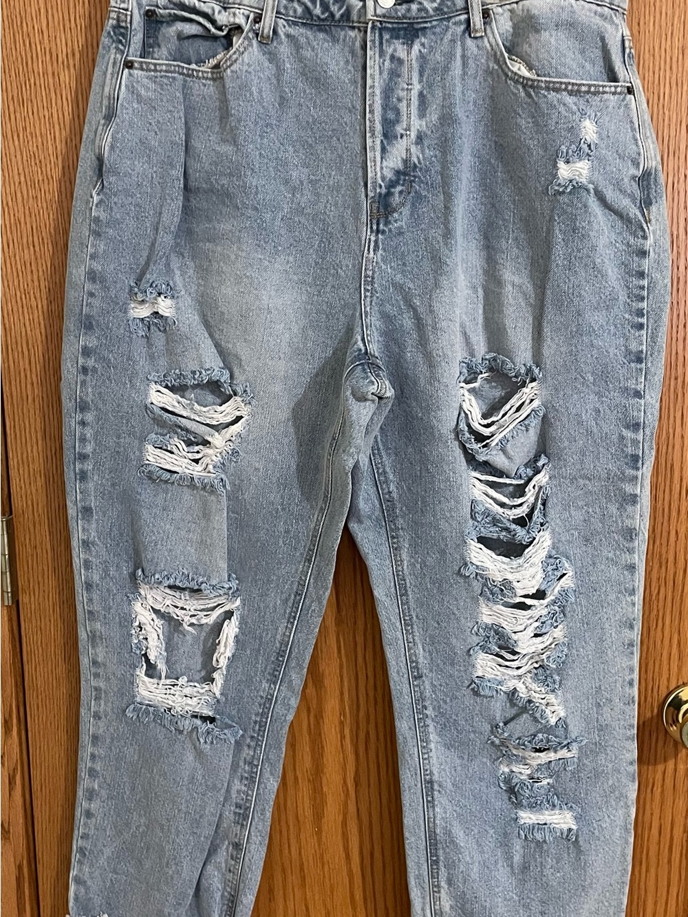 Vanilla Star Light Wash Distressed 90’s Boyfriend Jeans size 19